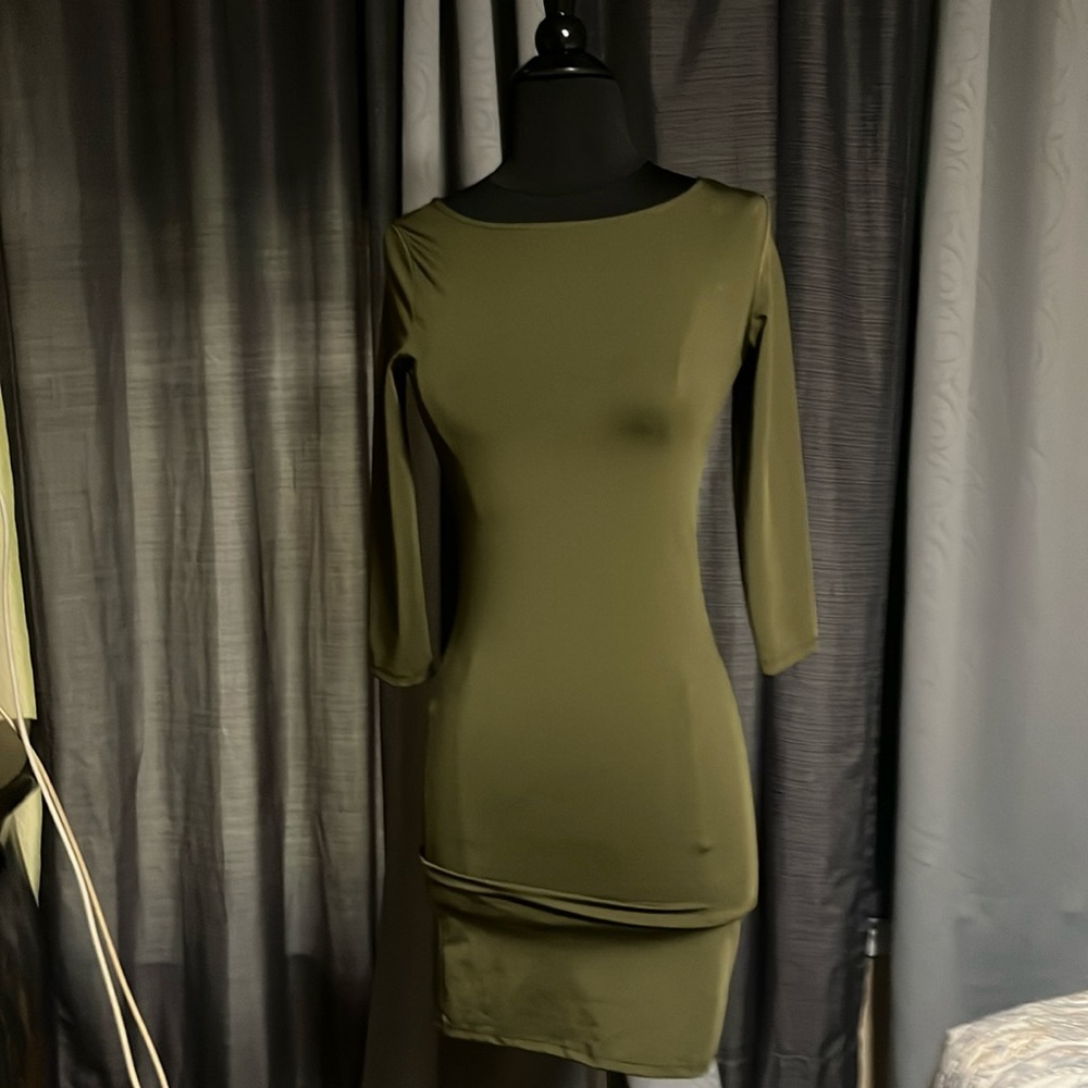 Tight army green dress 3/4 in sleeves